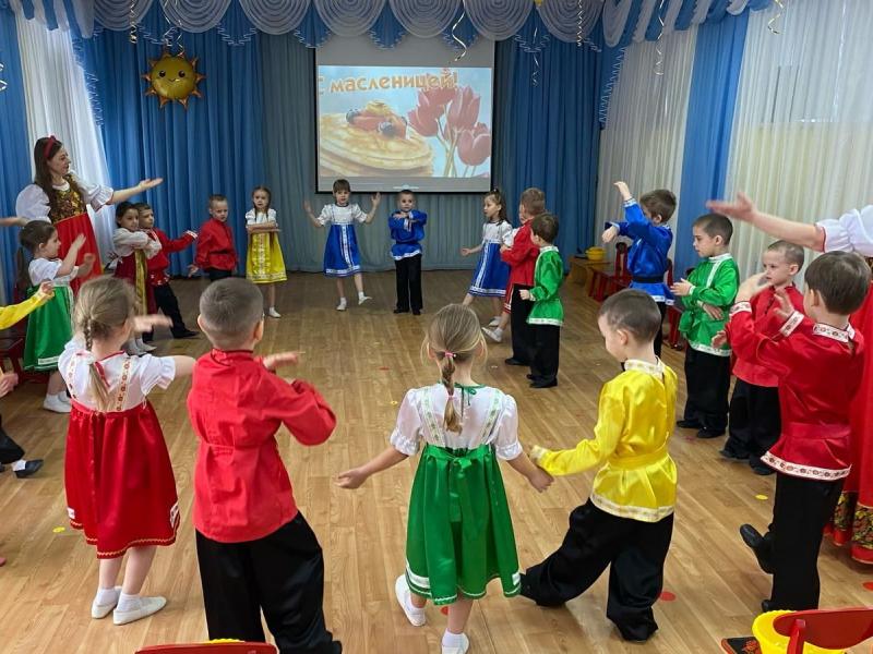 В нашем детском саду прошло замечательное развлечение, посвященное одному из самых веселых праздников – Масленице! 