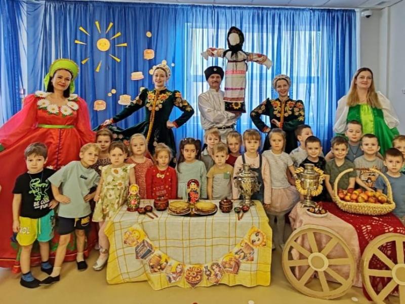 В нашем детском саду прошло замечательное развлечение, посвященное одному из самых веселых праздников – Масленице! 