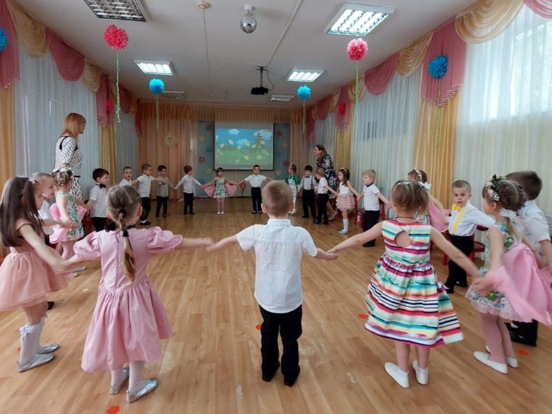 Весеннее развлчение в 9 группе